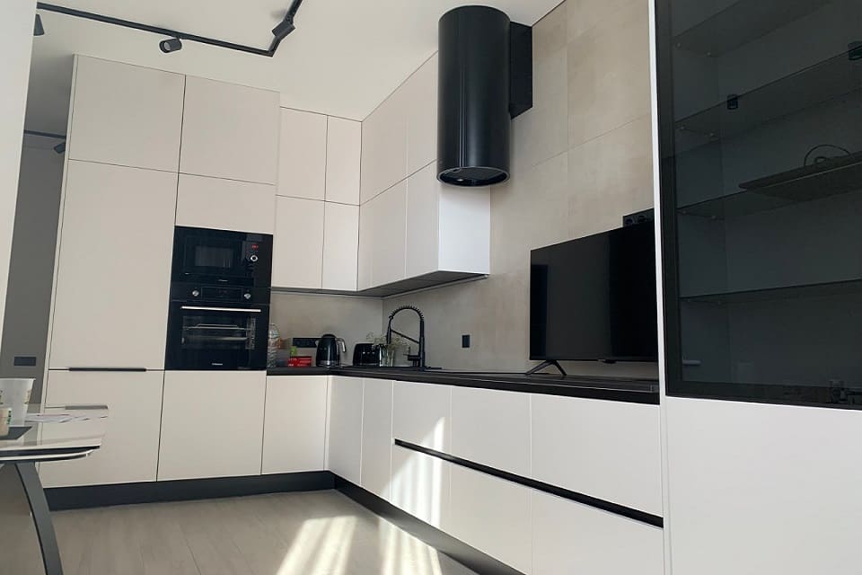 кухня мдф под потолок